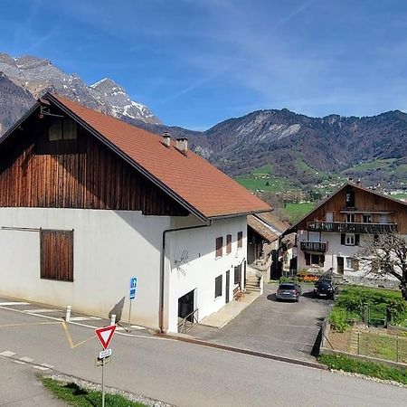 Superbe Appartement T2 Climatise, Idealement Situe Ugine Zewnętrze zdjęcie