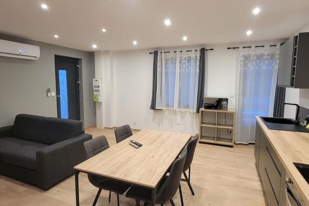 Superbe Appartement T2 Climatise, Idealement Situe Ugine Zewnętrze zdjęcie