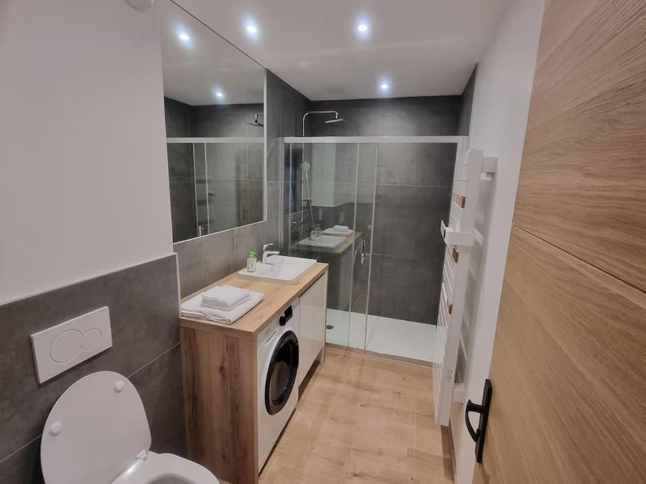 Superbe Appartement T2 Climatise, Idealement Situe Ugine Zewnętrze zdjęcie