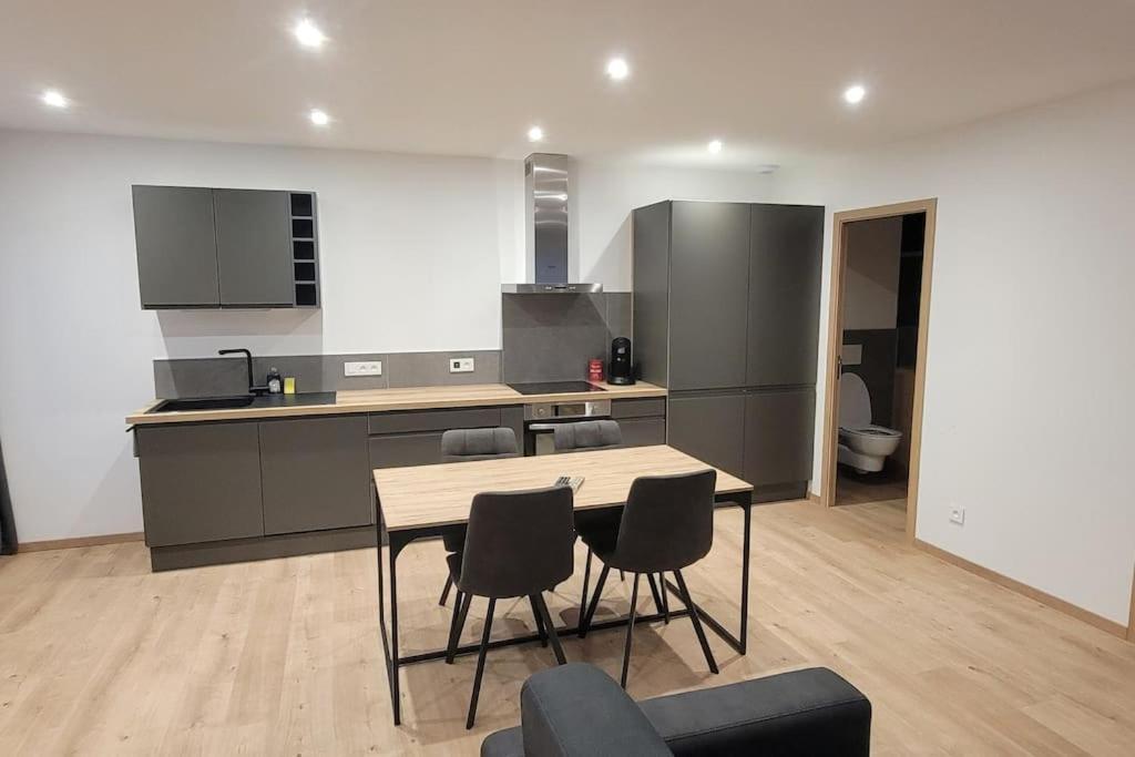 Superbe Appartement T2 Climatise, Idealement Situe Ugine Zewnętrze zdjęcie